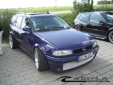 7059_Markenoffenes-Tuningtreffen-der-Streetfighters-Augsburg-06-09-2009-057.JPG